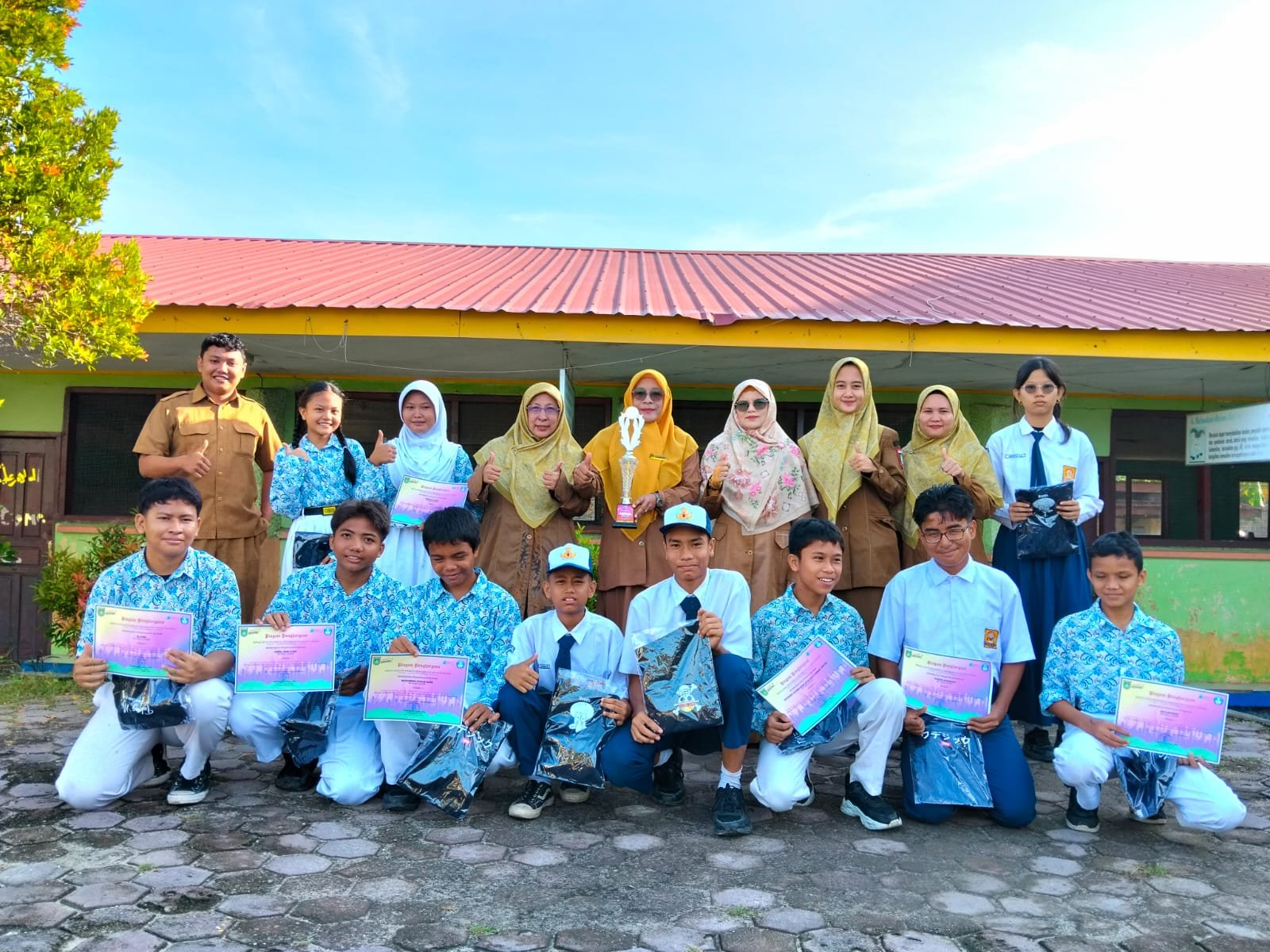 [HOT NEWS] Tampil Memukau, Siswa SMPN 23 Dumai Sukses Raih Juara di 3 Bidang FLS3N Kota Dumai 2026